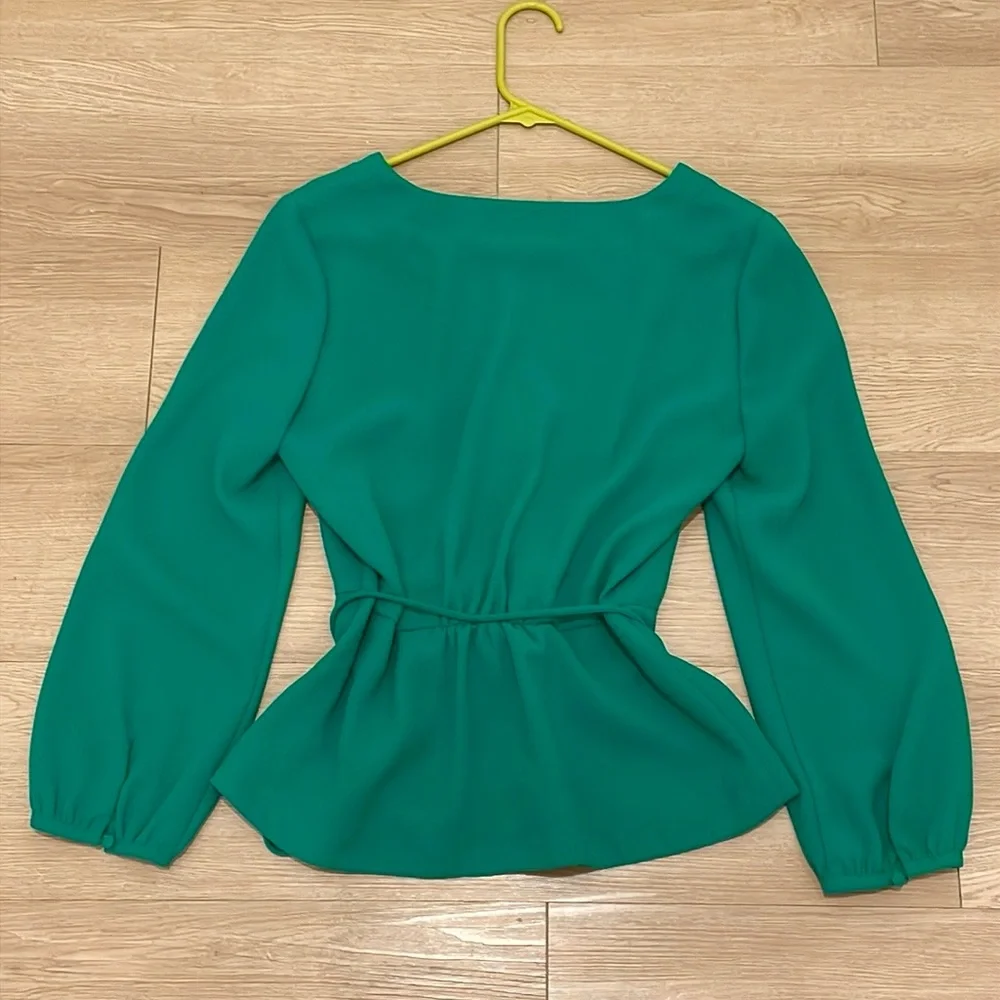J. Crew Green Faux Wrap Top Size 6 - Picture 4 of 13